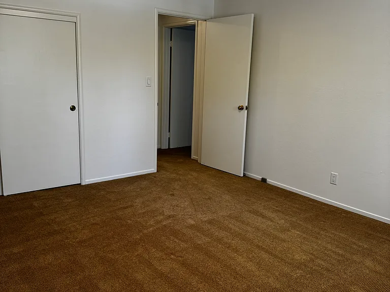 221 Colorado Ave — Photo 24