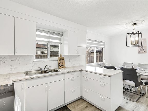 5th image of 26655 30a Ave
