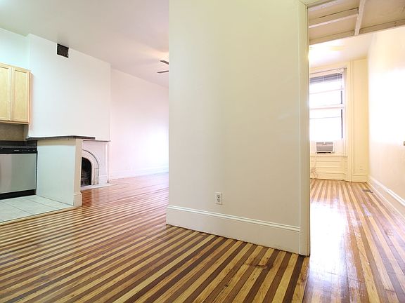 5th image of 2122 Walnut St #2F
