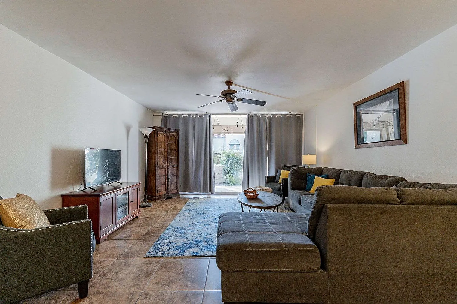 2 bed, 2.0 bath, 1044 sqft, $3,787 — Photo 3