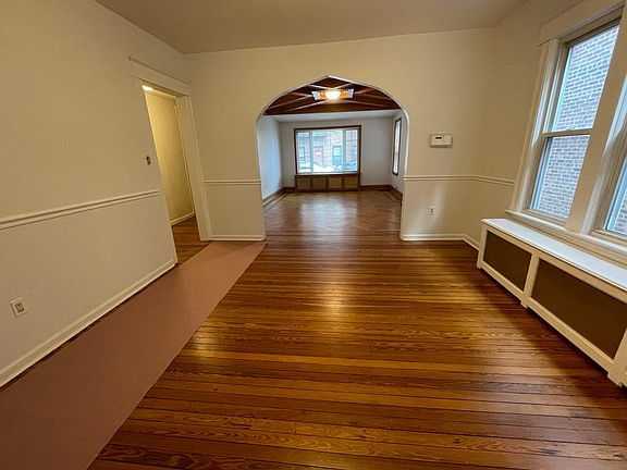 3rd image of 315 E 239th St Floor 1
