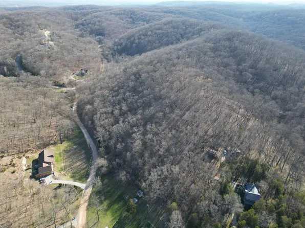 523 Meadowbrook Valley Dr, Eureka, MO 63025