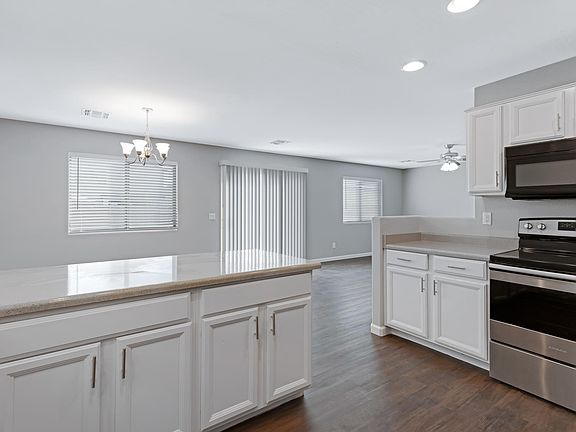 5th image of 373 E Daniella Dr