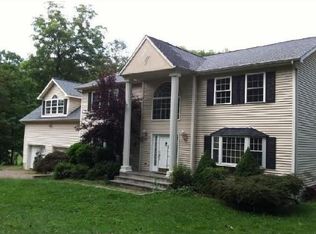 4 Sleepy Brook Ln, Putnam Valley, NY 10579