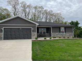 5068 Crandall Ln, Springfield, OH 45503