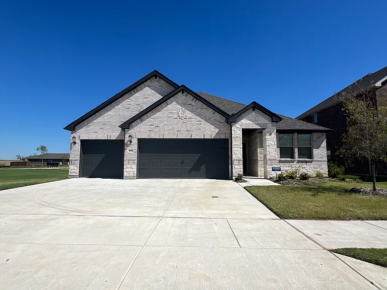 4005 Turpin Dr — Photo 3