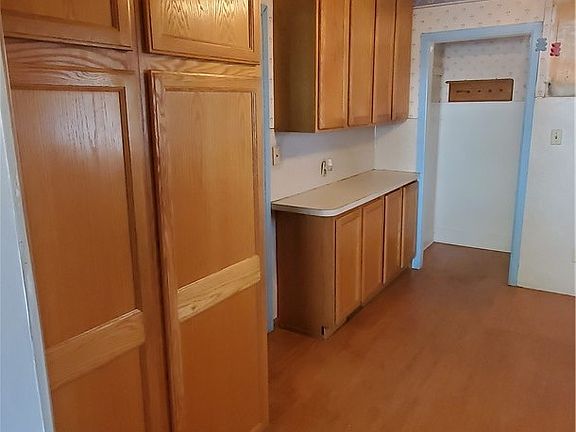 3rd image of 327 Washington Ave