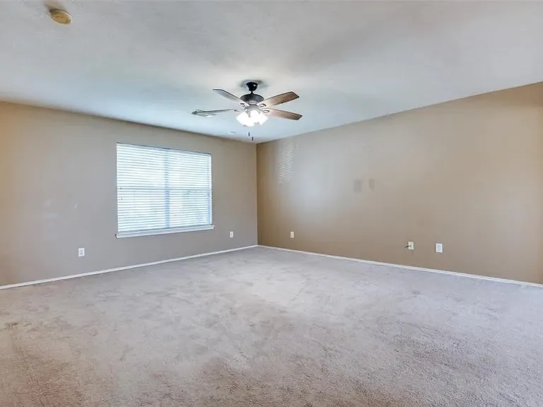10418 Iris Lake Ct — Photo 12