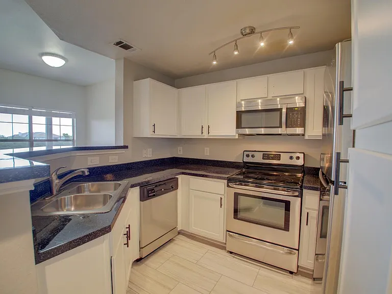 2320 Gracy Farms Ln #1332 — Photo 3