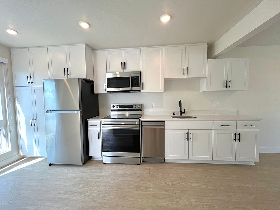 1st image of 4661 Florida St #201