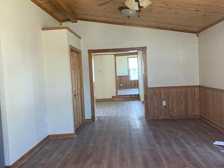 615 W Gambier St — Photo 16