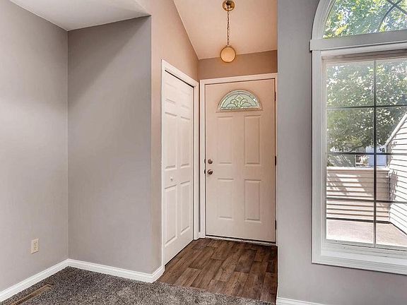 3rd image of 1109 Pecks Woods Dr
