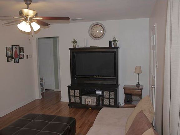 5th image of 430 Lake Bonny Dr E