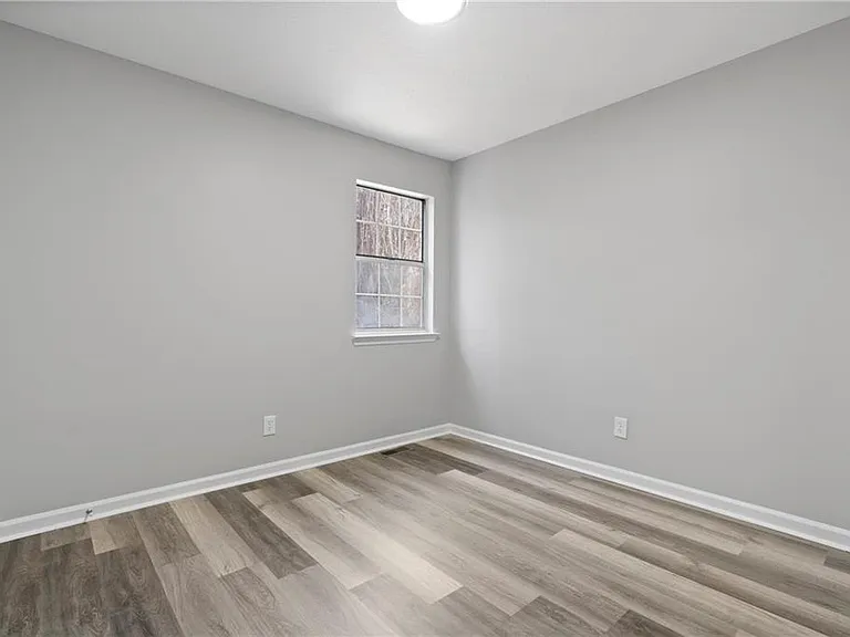 6623 Sevenoaks Dr — Photo 13