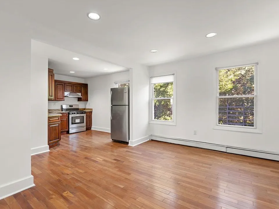 36 Perry St #2