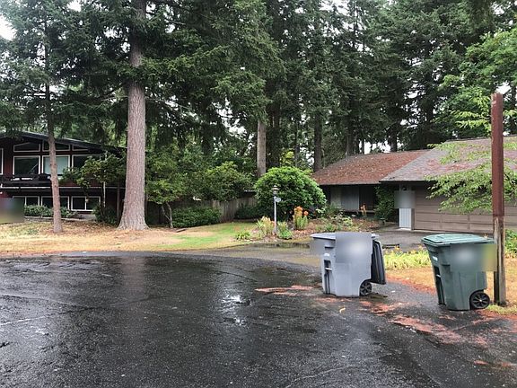 5th image of 7001 Opal Ct SW