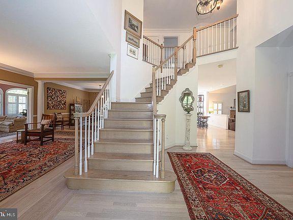 3rd image of 1421 Radbill Cir