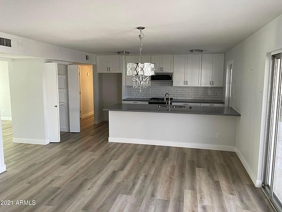 3rd image of 414 E Malibu Dr