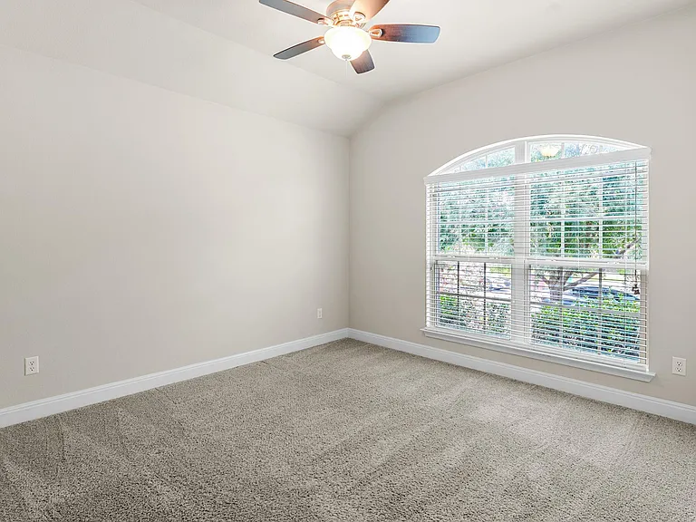 1104 Chad Dr — Photo 28