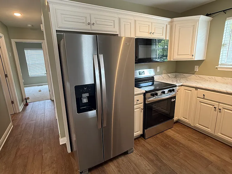 2225 E Spring St — Photo 19
