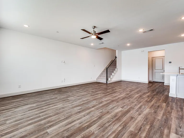 15866 Yellow Elder Rd — Photo 5
