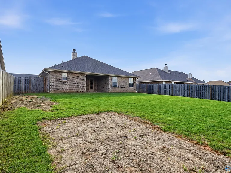 187 Abercorn Dr — Photo 32