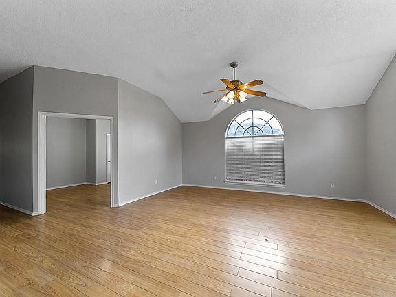 4th image of 4020 Heritage Way Dr