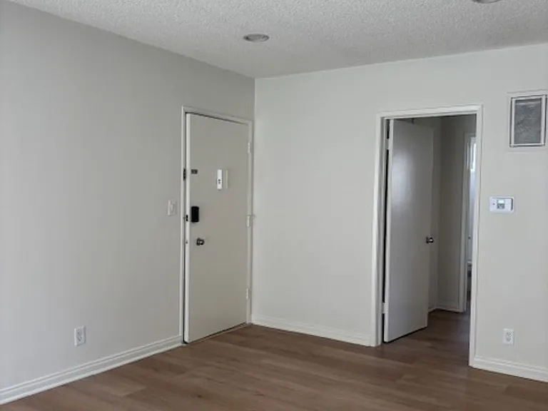 1435 S Bundy Dr — Photo 9