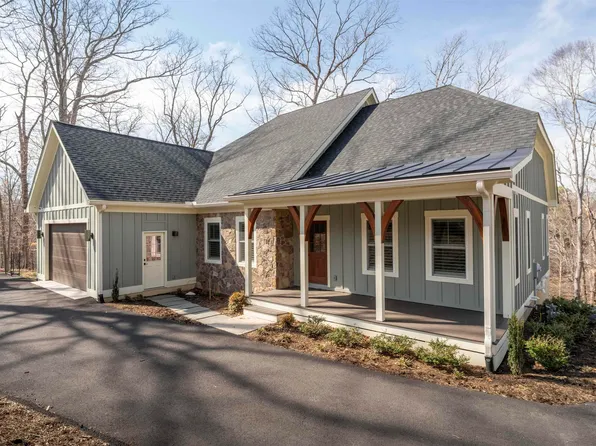 329 Carrsbrook Dr, Charlottesville, VA 22901