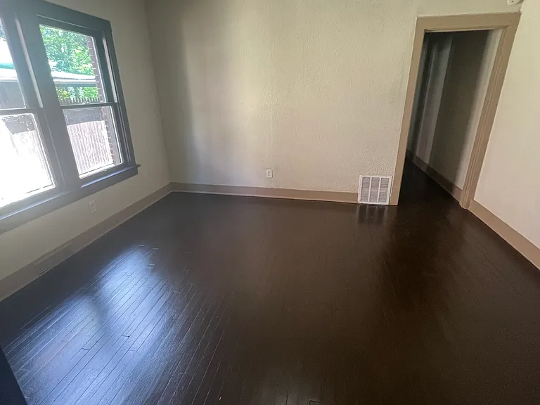 630 Willis Ave #1-2-4 — Photo 5