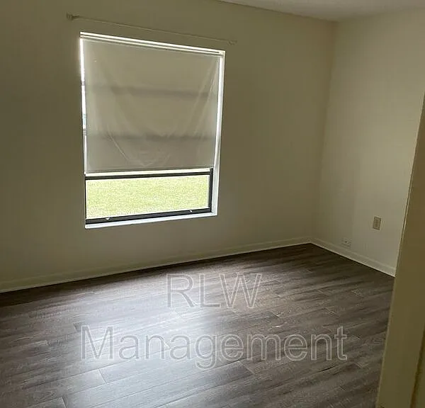 44 S Kentucky Ave — Photo 15