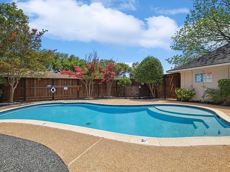 800 High Meadow Dr — Photo 41