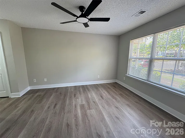 3251 Blythe Ridge Ct — Photo 10