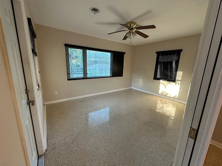 1760 Gracelyn Dr — Photo 8