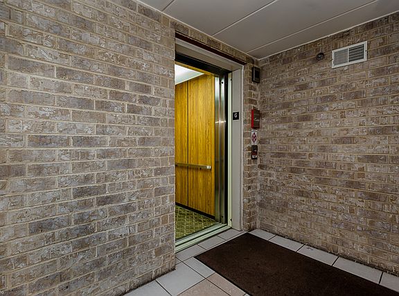 4th image of 10404 S Keating Ave APT 2C