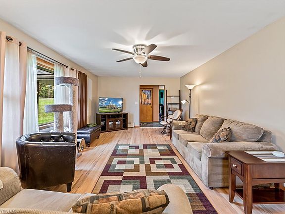 5th image of 4019 Park Ave