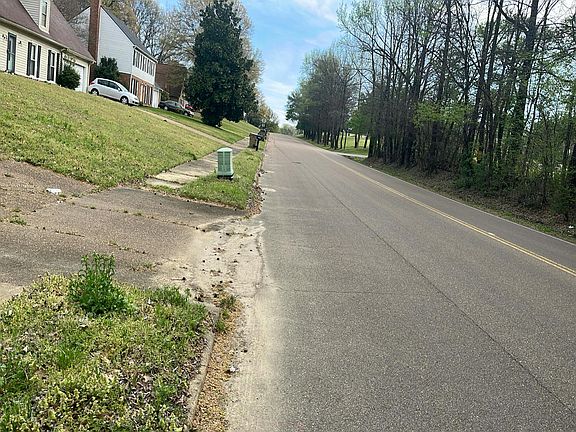 5th image of 4871 S Germantown Rd