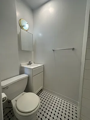 Rented by Peter R. Hungerford, LREB | media 19