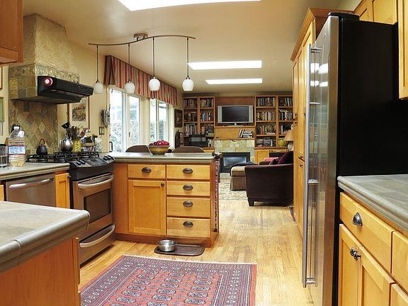 3rd image of 294 Cedar Park Dr