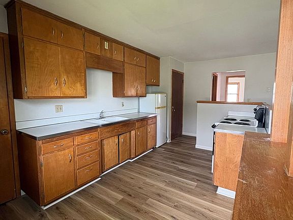 4th image of 335 E Elder St #8