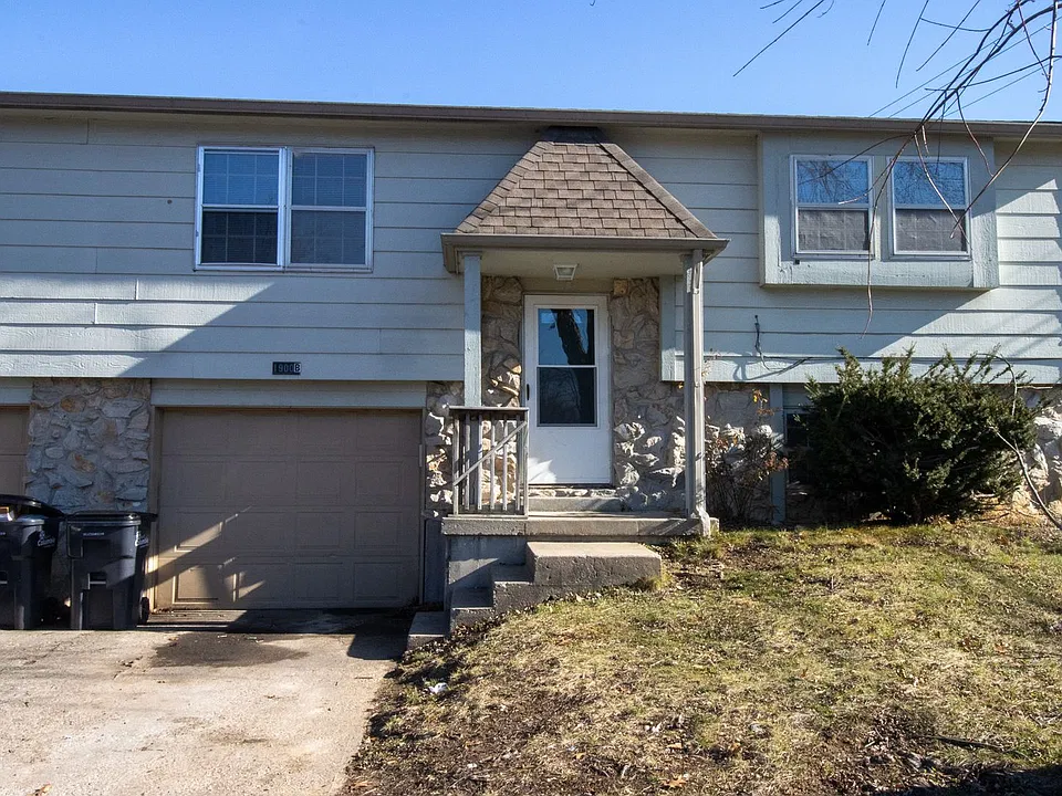 1900 Newton Dr