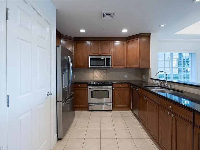 1362 Centre Court Ridge Dr #101 — Photo 5