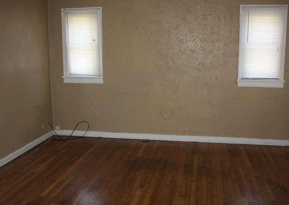 2nd image of 1014 N Reserve St