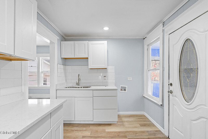 4th image of 2422 Lavin Court