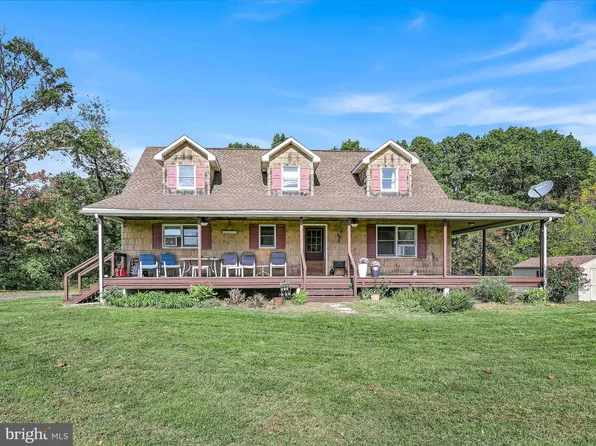 1131 Moyers Station Rd, Pine Grove, PA 17963