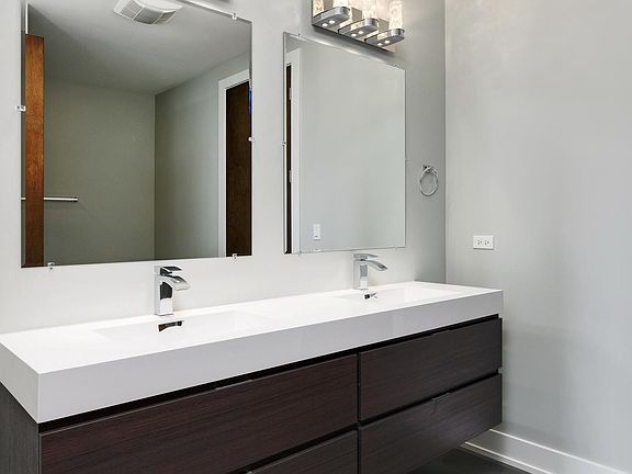 4th image of 235 E 31st St #406