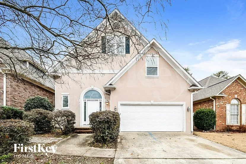 3 bed, 2.5 bath, 2846 sqft, $3,135 — Photo 1