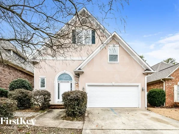657 Village Crest Cir, Birmingham, AL 35226