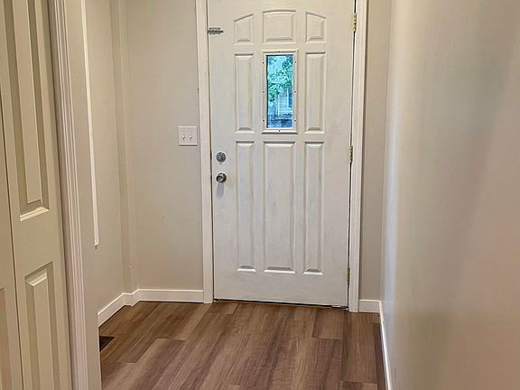 3rd image of 816 S Pearl St