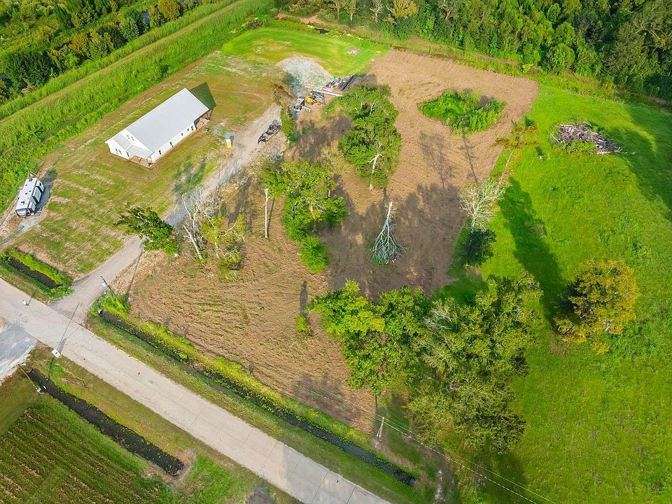 1st image of 262 Chisholm Trl